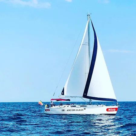 Botel Milady Yachting Limanu